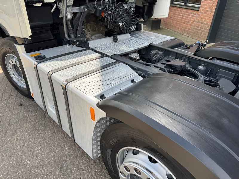 Mercedes-Benz Actros 2545 6X2 Gigaspace Gestuurde voorloopas NL Truck 327.240KM - Tegljač: slika Mercedes-Benz Actros 2545 6X2 Gigaspace Gestuurde voorloopas NL Truck 327.240KM - Tegljač Mercedes-Benz Actros 2545 6X2 Gigaspace Gestuurde voorloopas NL Truck 327.240KM - Tegljač: slika Mercedes-Benz Actros 2545 6X2 Gigaspace Gestuurde voorloopas NL Truck 327.240KM - Tegljač