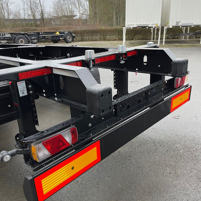 Kögel BDF-System, Schenker-Version, ohne Zulassung. - Transporter kontejnera/ Prikolica s izmjenjivim sanducima: slika Kögel BDF-System, Schenker-Version, ohne Zulassung. - Transporter kontejnera/ Prikolica s izmjenjivim sanducima Kögel BDF-System, Schenker-Version, ohne Zulassung. - Transporter kontejnera/ Prikolica s izmjenjivim sanducima: slika Kögel BDF-System, Schenker-Version, ohne Zulassung. - Transporter kontejnera/ Prikolica s izmjenjivim sanducima