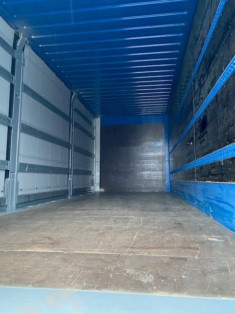 Krone BDF-System 7.450 mm lang, LACK NEU in weißaluminium - Izmjenjivi sanduk s bočnom kliznom ceradom: slika Krone BDF-System 7.450 mm lang, LACK NEU in weißaluminium - Izmjenjivi sanduk s bočnom kliznom ceradom Krone BDF-System 7.450 mm lang, LACK NEU in weißaluminium - Izmjenjivi sanduk s bočnom kliznom ceradom: slika Krone BDF-System 7.450 mm lang, LACK NEU in weißaluminium - Izmjenjivi sanduk s bočnom kliznom ceradom