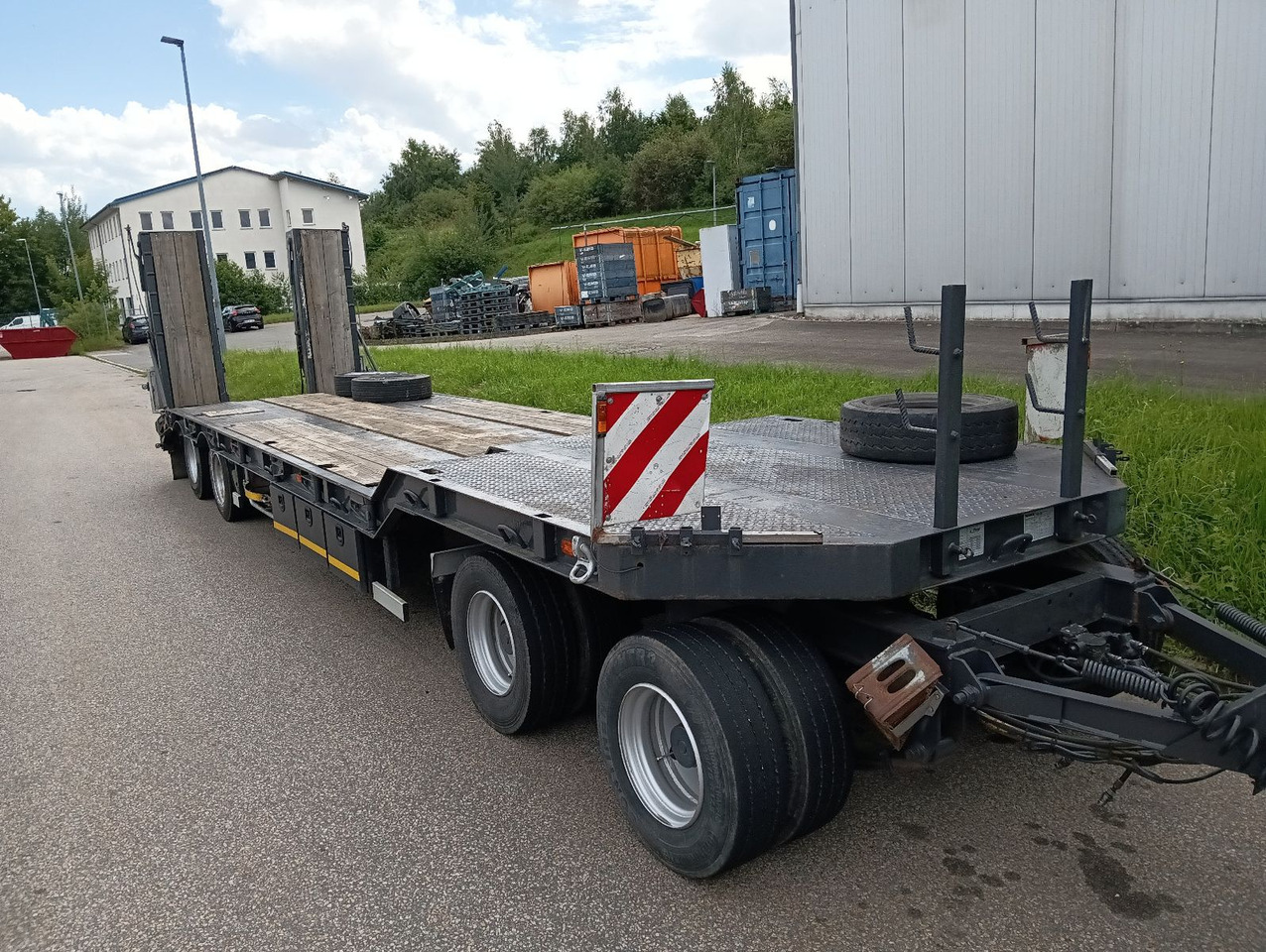 Fliegl 4-Achs Tieflader hydr.Rampe Blatt TopZustand TÜV - Prikolica s niskim utovarivačem: slika Fliegl 4-Achs Tieflader hydr.Rampe Blatt TopZustand TÜV - Prikolica s niskim utovarivačem Fliegl 4-Achs Tieflader hydr.Rampe Blatt TopZustand TÜV - Prikolica s niskim utovarivačem: slika Fliegl 4-Achs Tieflader hydr.Rampe Blatt TopZustand TÜV - Prikolica s niskim utovarivačem