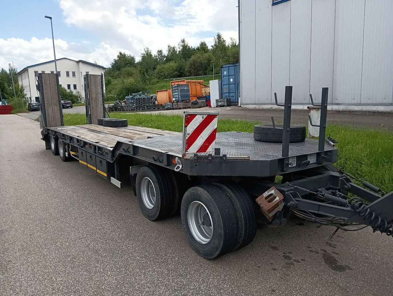 Fliegl 4-Achs Tieflader hydr.Rampe Blatt TopZustand TÜV - Prikolica s niskim utovarivačem: slika Fliegl 4-Achs Tieflader hydr.Rampe Blatt TopZustand TÜV - Prikolica s niskim utovarivačem Fliegl 4-Achs Tieflader hydr.Rampe Blatt TopZustand TÜV - Prikolica s niskim utovarivačem: slika Fliegl 4-Achs Tieflader hydr.Rampe Blatt TopZustand TÜV - Prikolica s niskim utovarivačem