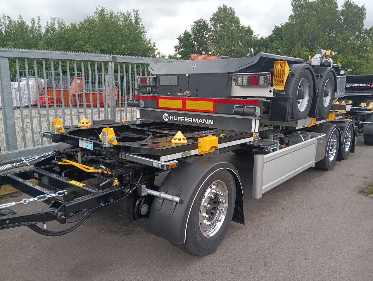 Hüffermann 3-A VARIO-CARRIER SAF NEU VERZINKT LiftAlufelgen - Abroll/ Samopodizač prikolica: slika Hüffermann 3-A VARIO-CARRIER SAF NEU VERZINKT LiftAlufelgen - Abroll/ Samopodizač prikolica Hüffermann 3-A VARIO-CARRIER SAF NEU VERZINKT LiftAlufelgen - Abroll/ Samopodizač prikolica: slika Hüffermann 3-A VARIO-CARRIER SAF NEU VERZINKT LiftAlufelgen - Abroll/ Samopodizač prikolica