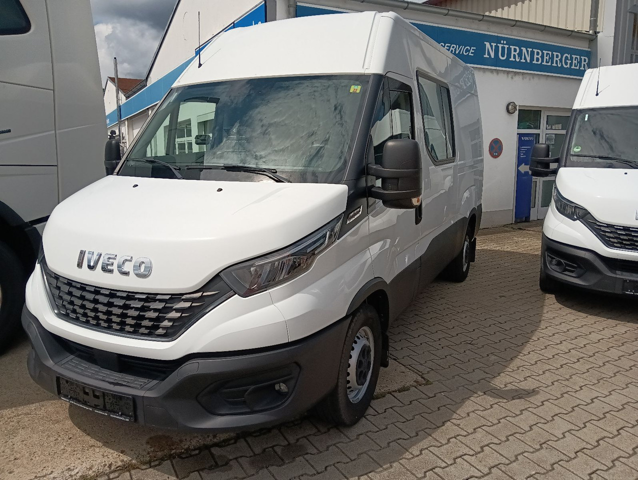 Iveco Daily Kasten HKa 35S21 V WB3520 AHK, Standheizun - Furgon: slika Iveco Daily Kasten HKa 35S21 V WB3520 AHK, Standheizun - Furgon Iveco Daily Kasten HKa 35S21 V WB3520 AHK, Standheizun - Furgon: slika Iveco Daily Kasten HKa 35S21 V WB3520 AHK, Standheizun - Furgon