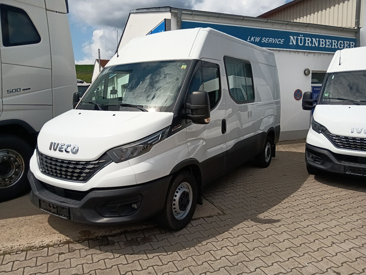 Iveco Daily Kasten HKa 35S21 V WB3520 AHK, Standheizun - Furgon: slika Iveco Daily Kasten HKa 35S21 V WB3520 AHK, Standheizun - Furgon Iveco Daily Kasten HKa 35S21 V WB3520 AHK, Standheizun - Furgon: slika Iveco Daily Kasten HKa 35S21 V WB3520 AHK, Standheizun - Furgon