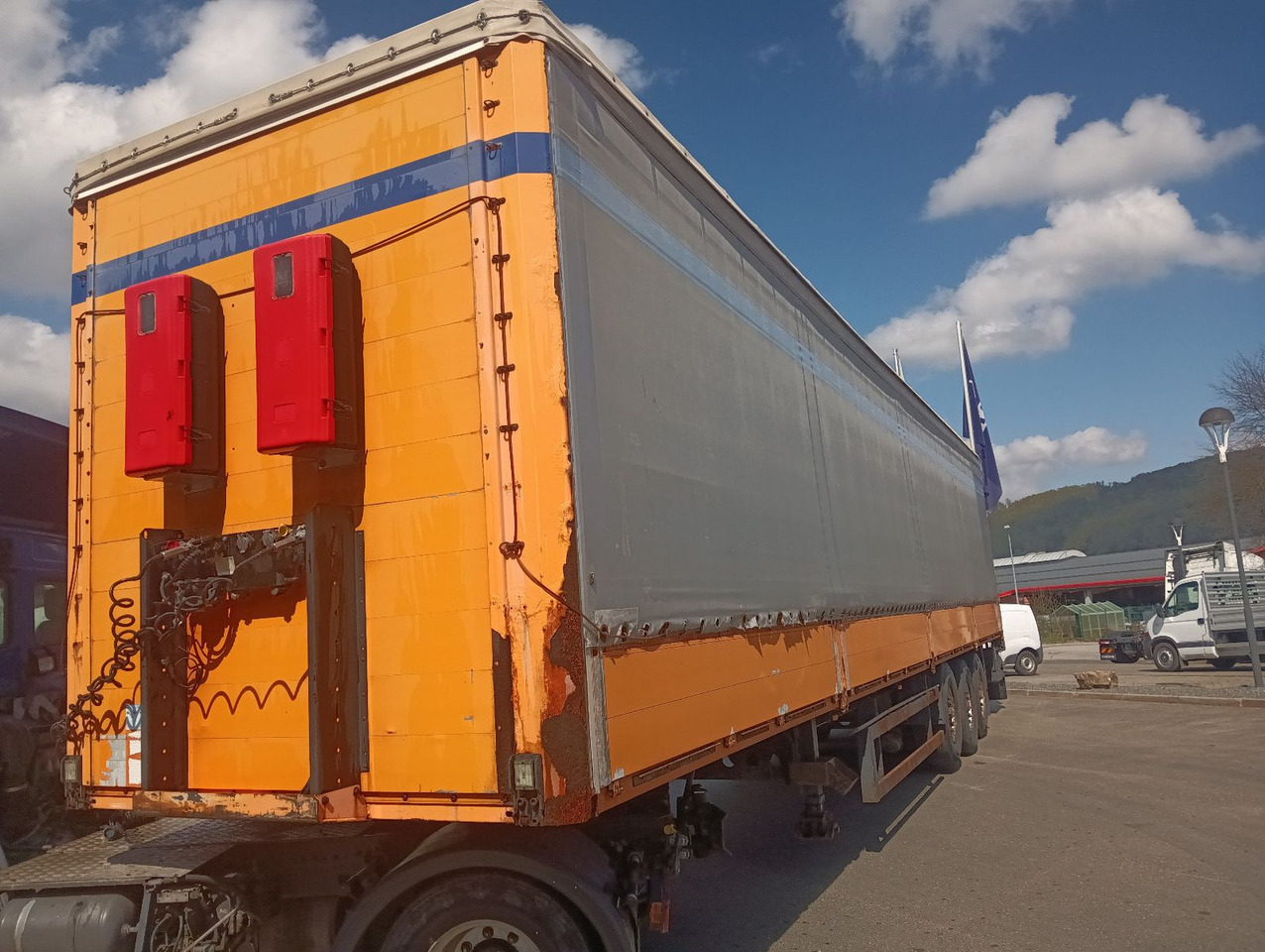 Kögel SN24BORDWANDSIDER EDSCHA BPW Disc Lift Portaltür - Poluprikolica s ceradom: slika Kögel SN24BORDWANDSIDER EDSCHA BPW Disc Lift Portaltür - Poluprikolica s ceradom Kögel SN24BORDWANDSIDER EDSCHA BPW Disc Lift Portaltür - Poluprikolica s ceradom: slika Kögel SN24BORDWANDSIDER EDSCHA BPW Disc Lift Portaltür - Poluprikolica s ceradom