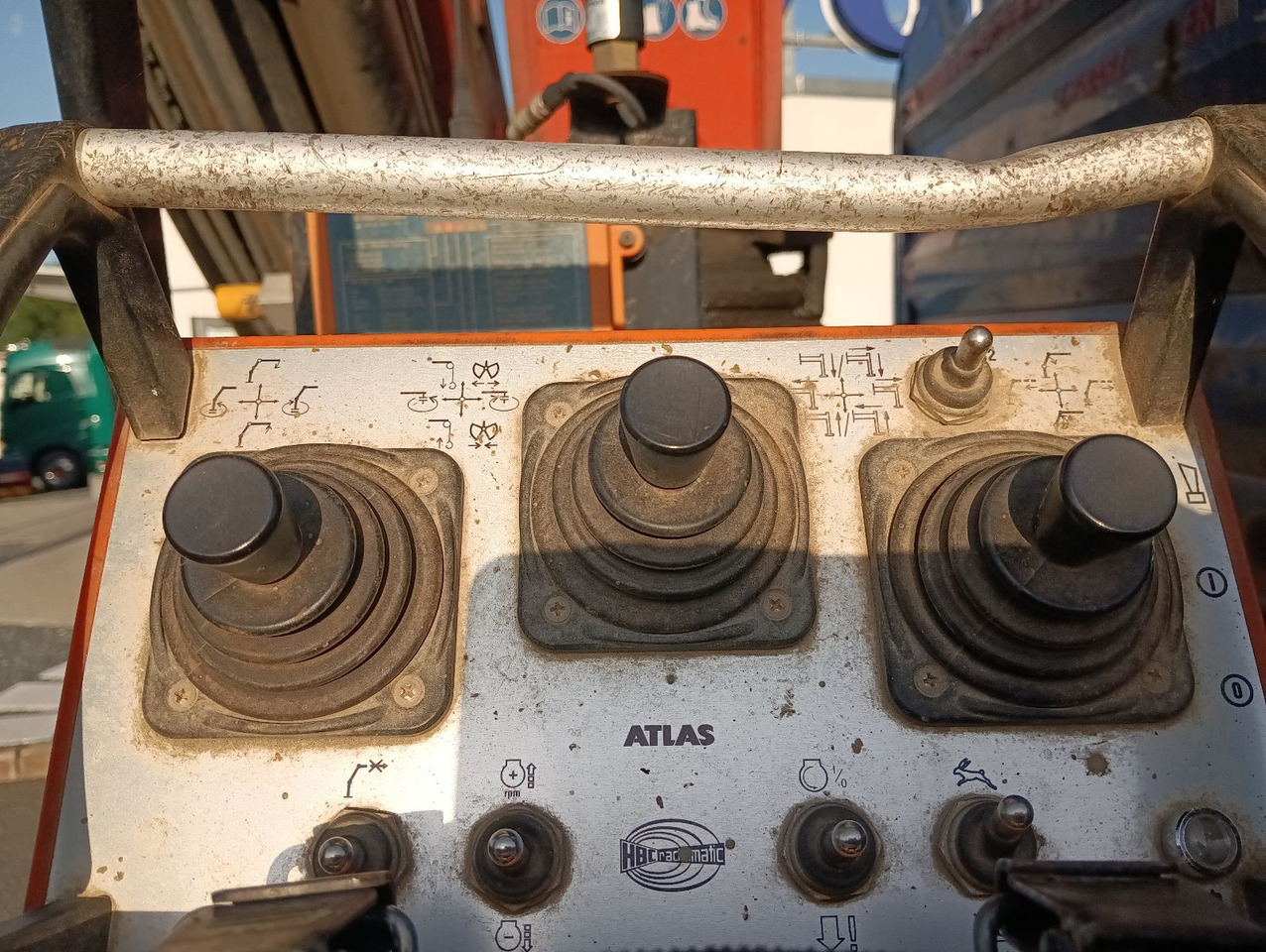 MAN TGS 26:480 6x4 EURO5 ATLAS 240.2E-A4 3-S-Kipper - Kiper, Kamion s kranom: slika MAN TGS 26:480 6x4 EURO5 ATLAS 240.2E-A4 3-S-Kipper - Kiper, Kamion s kranom MAN TGS 26:480 6x4 EURO5 ATLAS 240.2E-A4 3-S-Kipper - Kiper, Kamion s kranom: slika MAN TGS 26:480 6x4 EURO5 ATLAS 240.2E-A4 3-S-Kipper - Kiper, Kamion s kranom