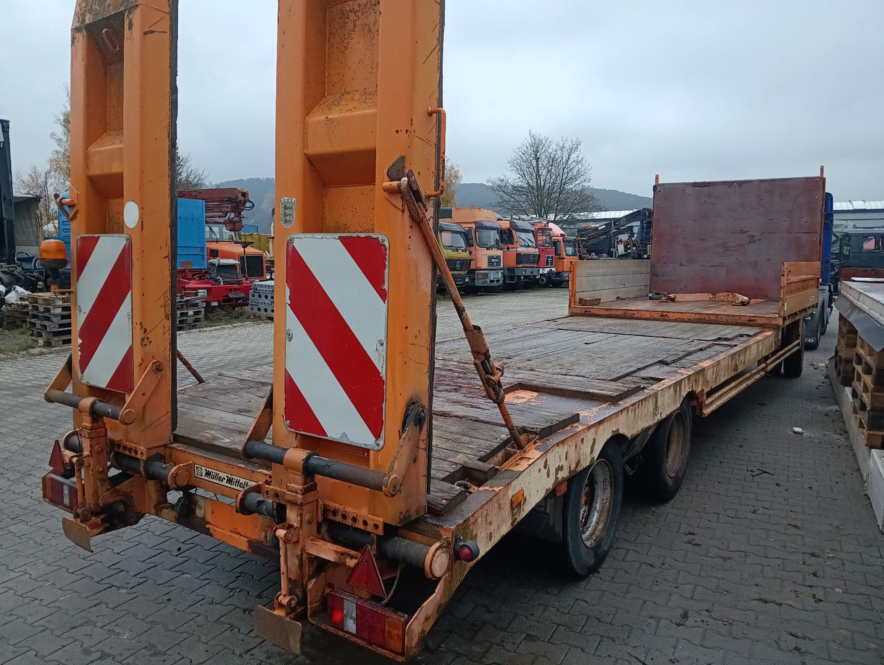 Zakup Müller-Mitteltal T 3 9,55m 0,90m Rampen, Bordwand vorne ABS SAF Müller-Mitteltal T 3 9,55m 0,90m Rampen, Bordwand vorne ABS SAF: slika Zakup Müller-Mitteltal T 3 9,55m 0,90m Rampen, Bordwand vorne ABS SAF Müller-Mitteltal T 3 9,55m 0,90m Rampen, Bordwand vorne ABS SAF Zakup Müller-Mitteltal T 3 9,55m 0,90m Rampen, Bordwand vorne ABS SAF Müller-Mitteltal T 3 9,55m 0,90m Rampen, Bordwand vorne ABS SAF: slika Zakup Müller-Mitteltal T 3 9,55m 0,90m Rampen, Bordwand vorne ABS SAF Müller-Mitteltal T 3 9,55m 0,90m Rampen, Bordwand vorne ABS SAF