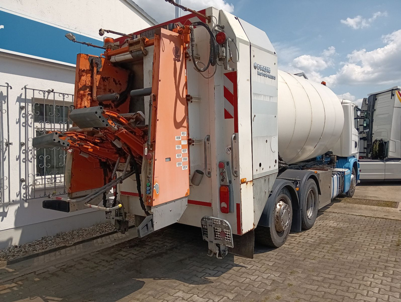 Scania G360 6x2 RETARDER FAUN ROTOPRESS 521L Zöller 230 - Kamion za odvoz smeća: slika Scania G360 6x2 RETARDER FAUN ROTOPRESS 521L Zöller 230 - Kamion za odvoz smeća Scania G360 6x2 RETARDER FAUN ROTOPRESS 521L Zöller 230 - Kamion za odvoz smeća: slika Scania G360 6x2 RETARDER FAUN ROTOPRESS 521L Zöller 230 - Kamion za odvoz smeća