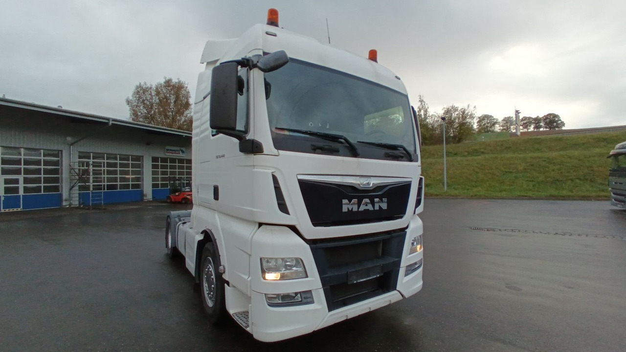 MAN TGX 18:440 FLT XLX 2xTank Klima Spoiler Kühlbox MAN TGX 18:440 FLT XLX 2xTank Klima Spoiler Kühlbox - Tegljač: slika MAN TGX 18:440 FLT XLX 2xTank Klima Spoiler Kühlbox MAN TGX 18:440 FLT XLX 2xTank Klima Spoiler Kühlbox - Tegljač MAN TGX 18:440 FLT XLX 2xTank Klima Spoiler Kühlbox MAN TGX 18:440 FLT XLX 2xTank Klima Spoiler Kühlbox - Tegljač: slika MAN TGX 18:440 FLT XLX 2xTank Klima Spoiler Kühlbox MAN TGX 18:440 FLT XLX 2xTank Klima Spoiler Kühlbox - Tegljač
