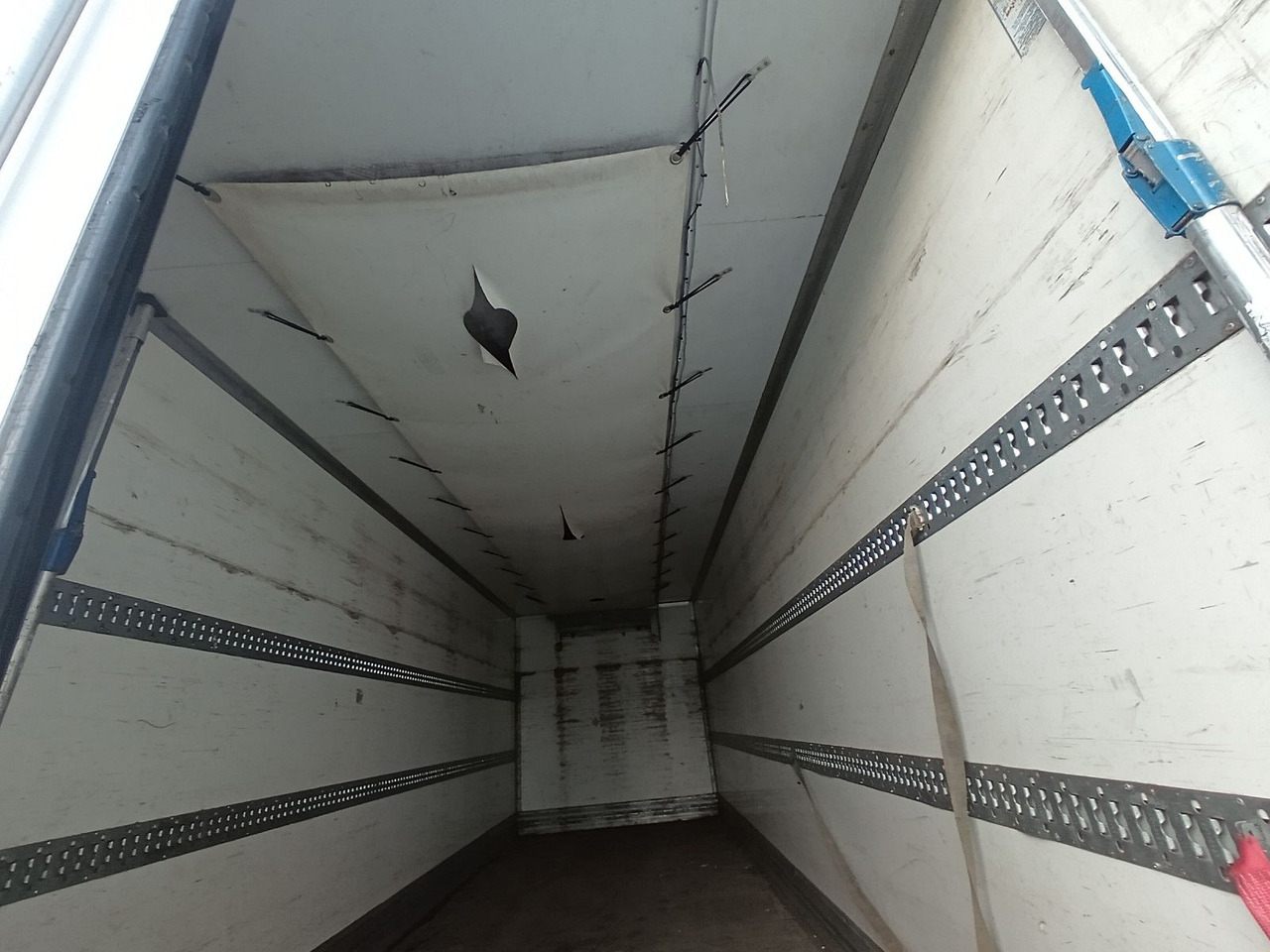 Kamion hladnjača Volvo FM13-460 EEV 6x2R CarrierSupra550 7,3m LBW1.5t: slika Kamion hladnjača Volvo FM13-460 EEV 6x2R CarrierSupra550 7,3m LBW1.5t Kamion hladnjača Volvo FM13-460 EEV 6x2R CarrierSupra550 7,3m LBW1.5t: slika Kamion hladnjača Volvo FM13-460 EEV 6x2R CarrierSupra550 7,3m LBW1.5t