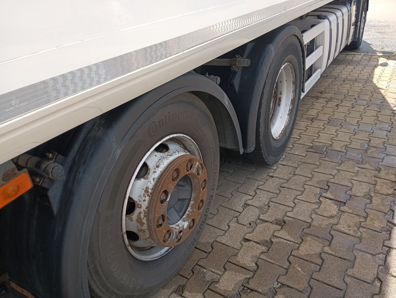 Kamion hladnjača Volvo FM13-460 EEV 6x2R CarrierSupra550 7,3m LBW1.5t: slika Kamion hladnjača Volvo FM13-460 EEV 6x2R CarrierSupra550 7,3m LBW1.5t Kamion hladnjača Volvo FM13-460 EEV 6x2R CarrierSupra550 7,3m LBW1.5t: slika Kamion hladnjača Volvo FM13-460 EEV 6x2R CarrierSupra550 7,3m LBW1.5t