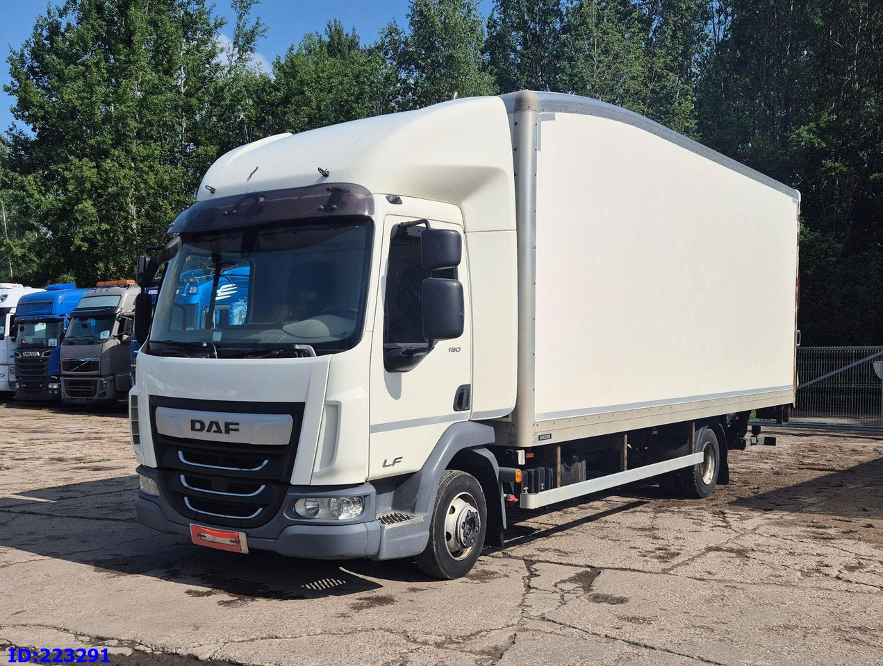 DAF LF 180 FA - Euro6 - Manual - Kamion sandučar: slika DAF LF 180 FA - Euro6 - Manual - Kamion sandučar DAF LF 180 FA - Euro6 - Manual - Kamion sandučar: slika DAF LF 180 FA - Euro6 - Manual - Kamion sandučar