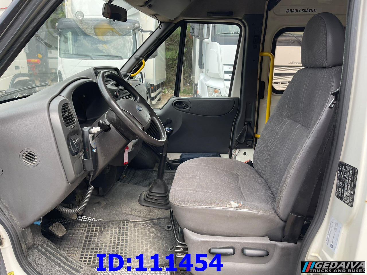 FORD Transit Manual 17-seater - Turistički autobus: slika FORD Transit Manual 17-seater - Turistički autobus FORD Transit Manual 17-seater - Turistički autobus: slika FORD Transit Manual 17-seater - Turistički autobus