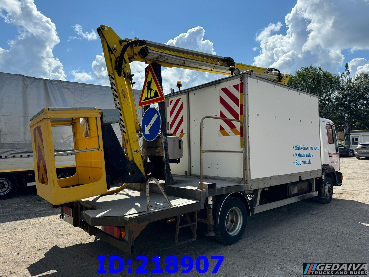 MAN LE 220C + Sky King 179TV - Podizna platforma montirana na kamion: slika MAN LE 220C + Sky King 179TV - Podizna platforma montirana na kamion MAN LE 220C + Sky King 179TV - Podizna platforma montirana na kamion: slika MAN LE 220C + Sky King 179TV - Podizna platforma montirana na kamion