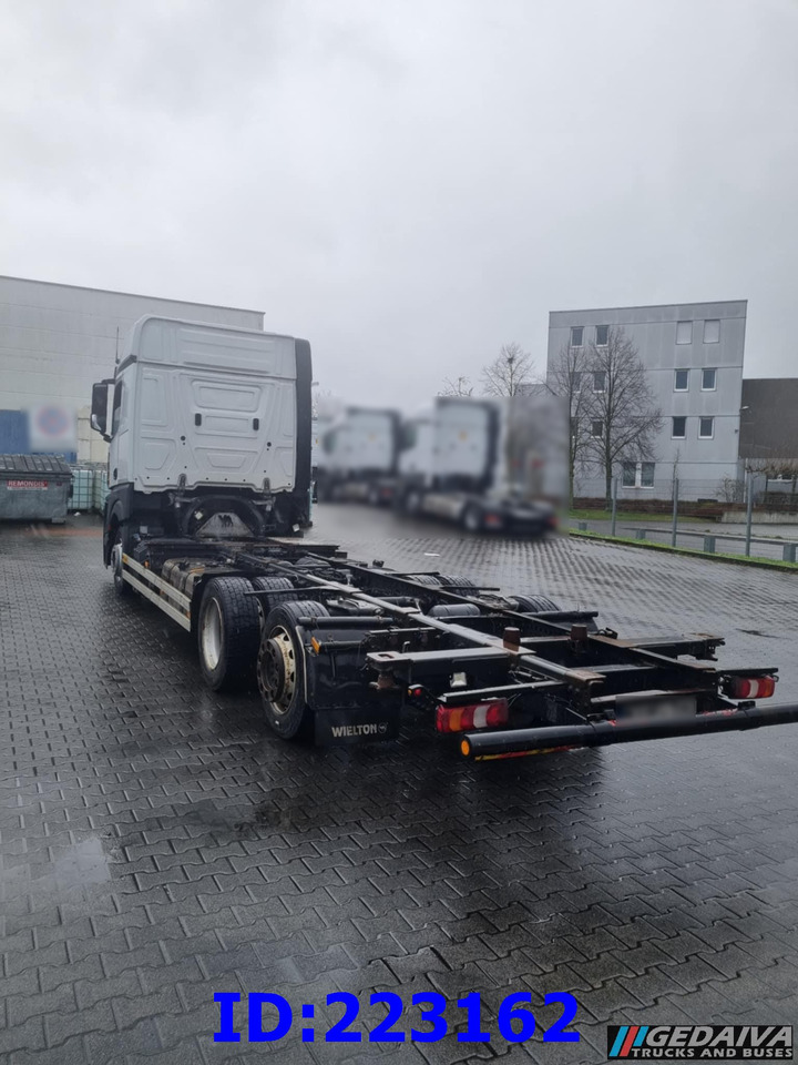 MERCEDES-BENZ Actros 2542 BDF 6x2 Euro6 - Kamion-šasija: slika MERCEDES-BENZ Actros 2542 BDF 6x2 Euro6 - Kamion-šasija MERCEDES-BENZ Actros 2542 BDF 6x2 Euro6 - Kamion-šasija: slika MERCEDES-BENZ Actros 2542 BDF 6x2 Euro6 - Kamion-šasija