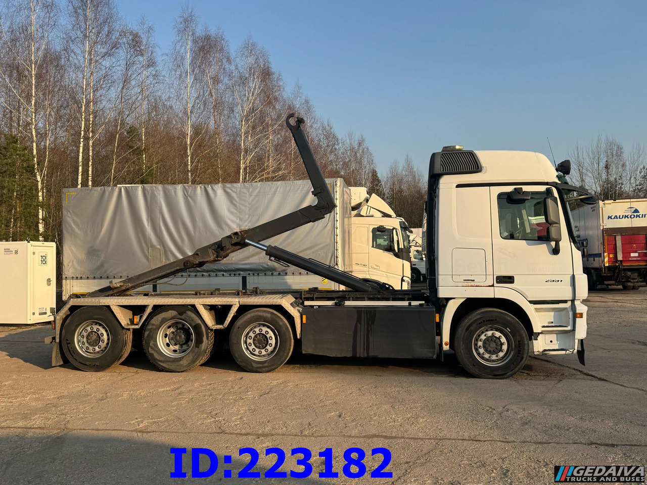 MERCEDES-BENZ Actros 2551 8x2 V8 Retarder - Kamion s kukastom dizalicom: slika MERCEDES-BENZ Actros 2551 8x2 V8 Retarder - Kamion s kukastom dizalicom MERCEDES-BENZ Actros 2551 8x2 V8 Retarder - Kamion s kukastom dizalicom: slika MERCEDES-BENZ Actros 2551 8x2 V8 Retarder - Kamion s kukastom dizalicom