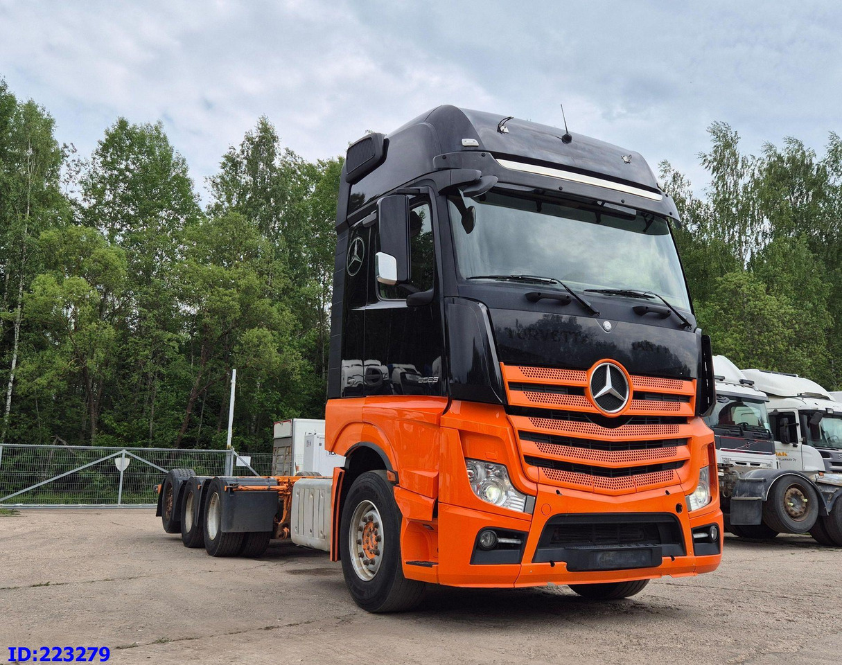 MERCEDES-BENZ Actros 3563 8×4 ( Steering axle) - Kamion-šasija: slika MERCEDES-BENZ Actros 3563 8×4 ( Steering axle) - Kamion-šasija MERCEDES-BENZ Actros 3563 8×4 ( Steering axle) - Kamion-šasija: slika MERCEDES-BENZ Actros 3563 8×4 ( Steering axle) - Kamion-šasija