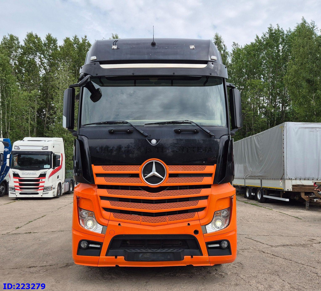 MERCEDES-BENZ Actros 3563 8×4 ( Steering axle) - Kamion-šasija: slika MERCEDES-BENZ Actros 3563 8×4 ( Steering axle) - Kamion-šasija MERCEDES-BENZ Actros 3563 8×4 ( Steering axle) - Kamion-šasija: slika MERCEDES-BENZ Actros 3563 8×4 ( Steering axle) - Kamion-šasija