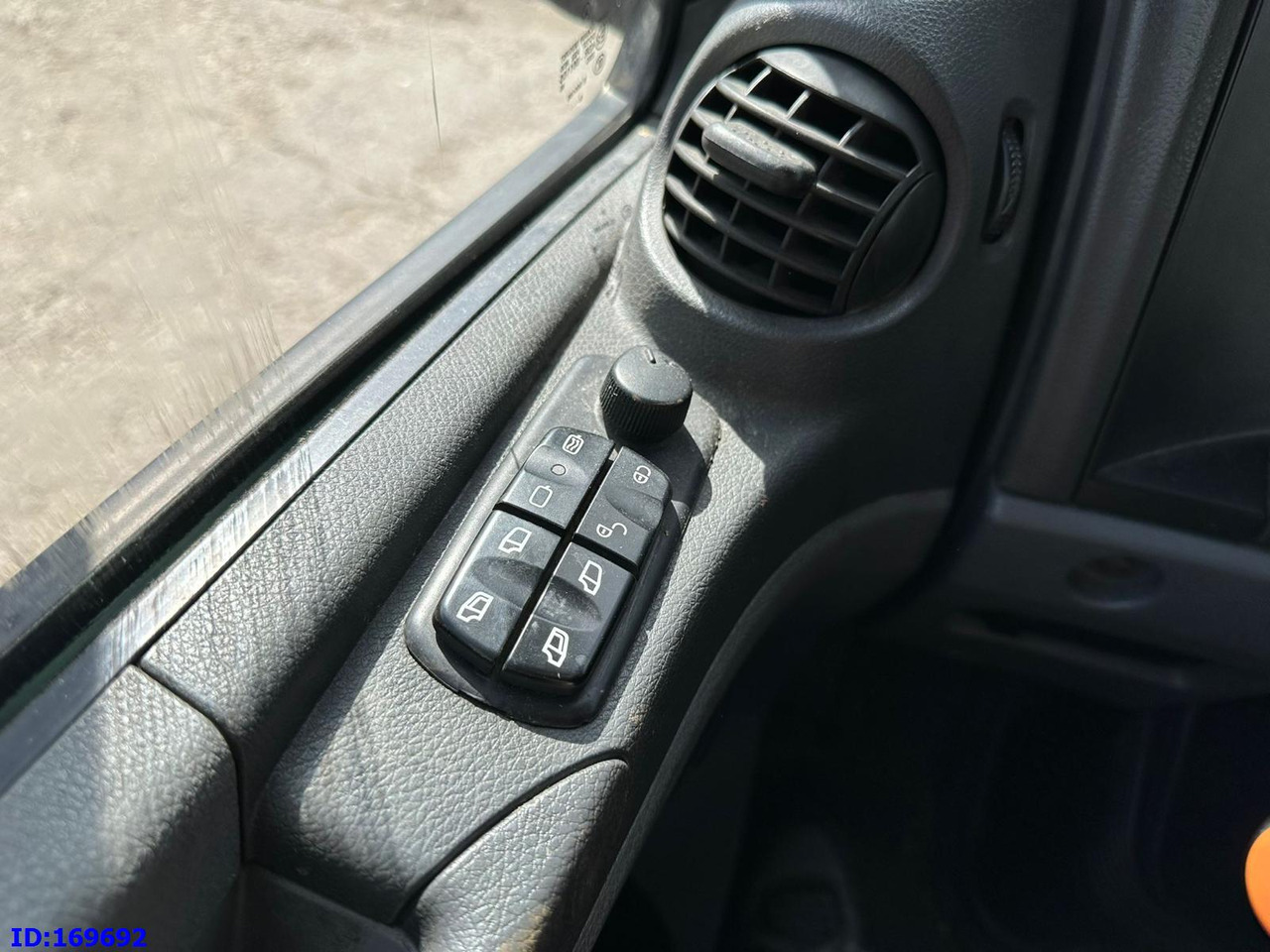 Kamion hladnjača MERCEDES-BENZ Atego 1218 - Euro5: slika Kamion hladnjača MERCEDES-BENZ Atego 1218 - Euro5 Kamion hladnjača MERCEDES-BENZ Atego 1218 - Euro5: slika Kamion hladnjača MERCEDES-BENZ Atego 1218 - Euro5