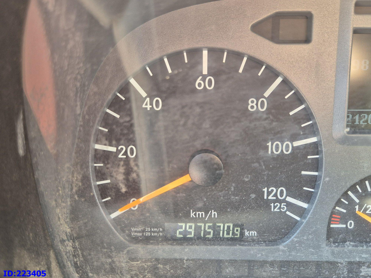 Kamion-šasija MERCEDES-BENZ Axor 2633 6x4 Full steel: slika Kamion-šasija MERCEDES-BENZ Axor 2633 6x4 Full steel