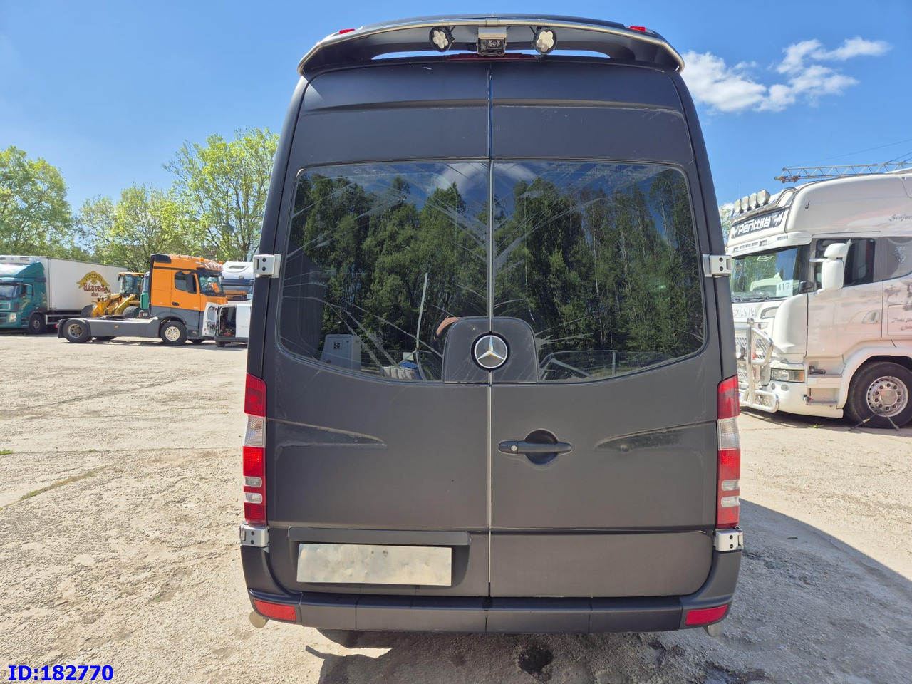 MERCEDES-BENZ Sprinter 319 VIP Euro5 - Turistički autobus: slika MERCEDES-BENZ Sprinter 319 VIP Euro5 - Turistički autobus MERCEDES-BENZ Sprinter 319 VIP Euro5 - Turistički autobus: slika MERCEDES-BENZ Sprinter 319 VIP Euro5 - Turistički autobus