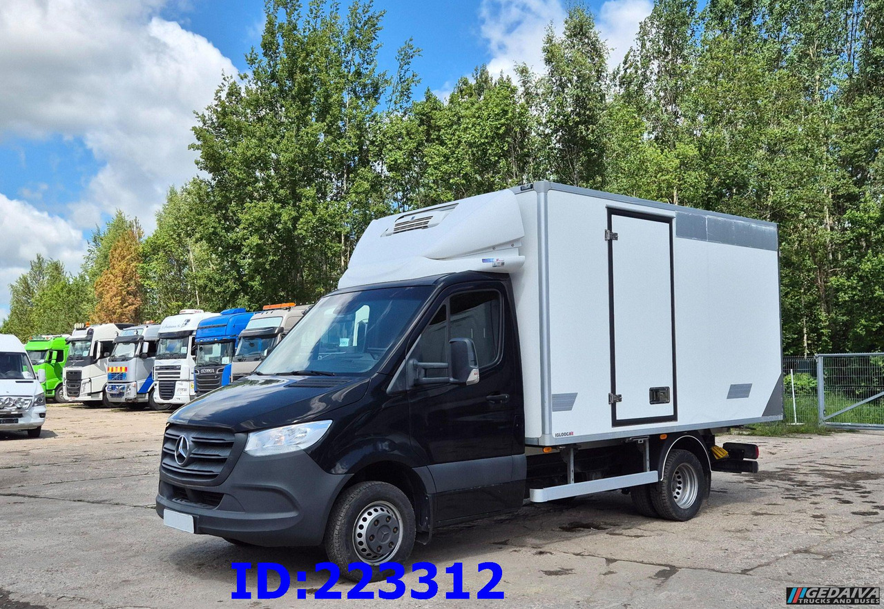 Dostavno vozilo hladnjača MERCEDES-BENZ Sprinter 516 +  Thermo King V-200 MAX: slika Dostavno vozilo hladnjača MERCEDES-BENZ Sprinter 516 +  Thermo King V-200 MAX