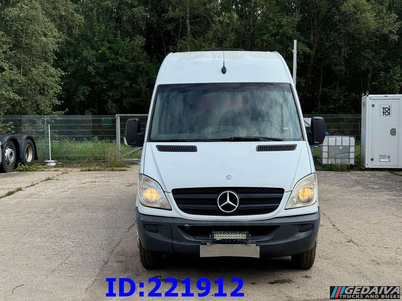 MERCEDES-BENZ Sprinter 518 VIP 17-Place - Turistički autobus: slika MERCEDES-BENZ Sprinter 518 VIP 17-Place - Turistički autobus MERCEDES-BENZ Sprinter 518 VIP 17-Place - Turistički autobus: slika MERCEDES-BENZ Sprinter 518 VIP 17-Place - Turistički autobus