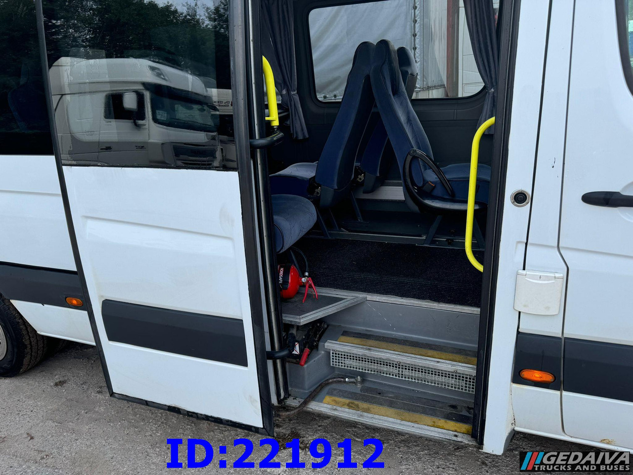 MERCEDES-BENZ Sprinter 518 VIP 17-Place - Turistički autobus: slika MERCEDES-BENZ Sprinter 518 VIP 17-Place - Turistički autobus MERCEDES-BENZ Sprinter 518 VIP 17-Place - Turistički autobus: slika MERCEDES-BENZ Sprinter 518 VIP 17-Place - Turistički autobus