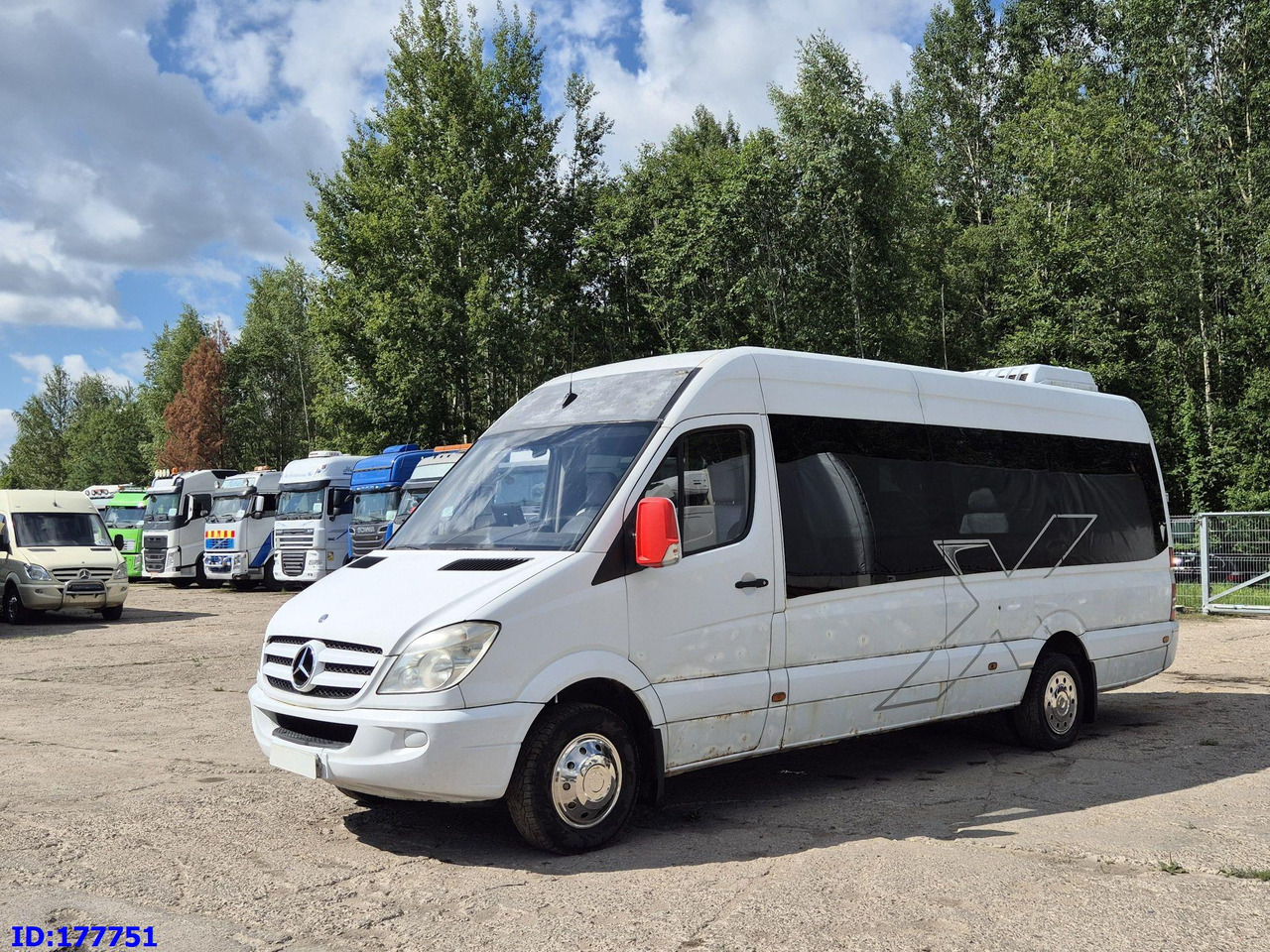MERCEDES-BENZ Sprinter 518 - VIP - 17-seater - Turistički autobus: slika MERCEDES-BENZ Sprinter 518 - VIP - 17-seater - Turistički autobus MERCEDES-BENZ Sprinter 518 - VIP - 17-seater - Turistički autobus: slika MERCEDES-BENZ Sprinter 518 - VIP - 17-seater - Turistički autobus