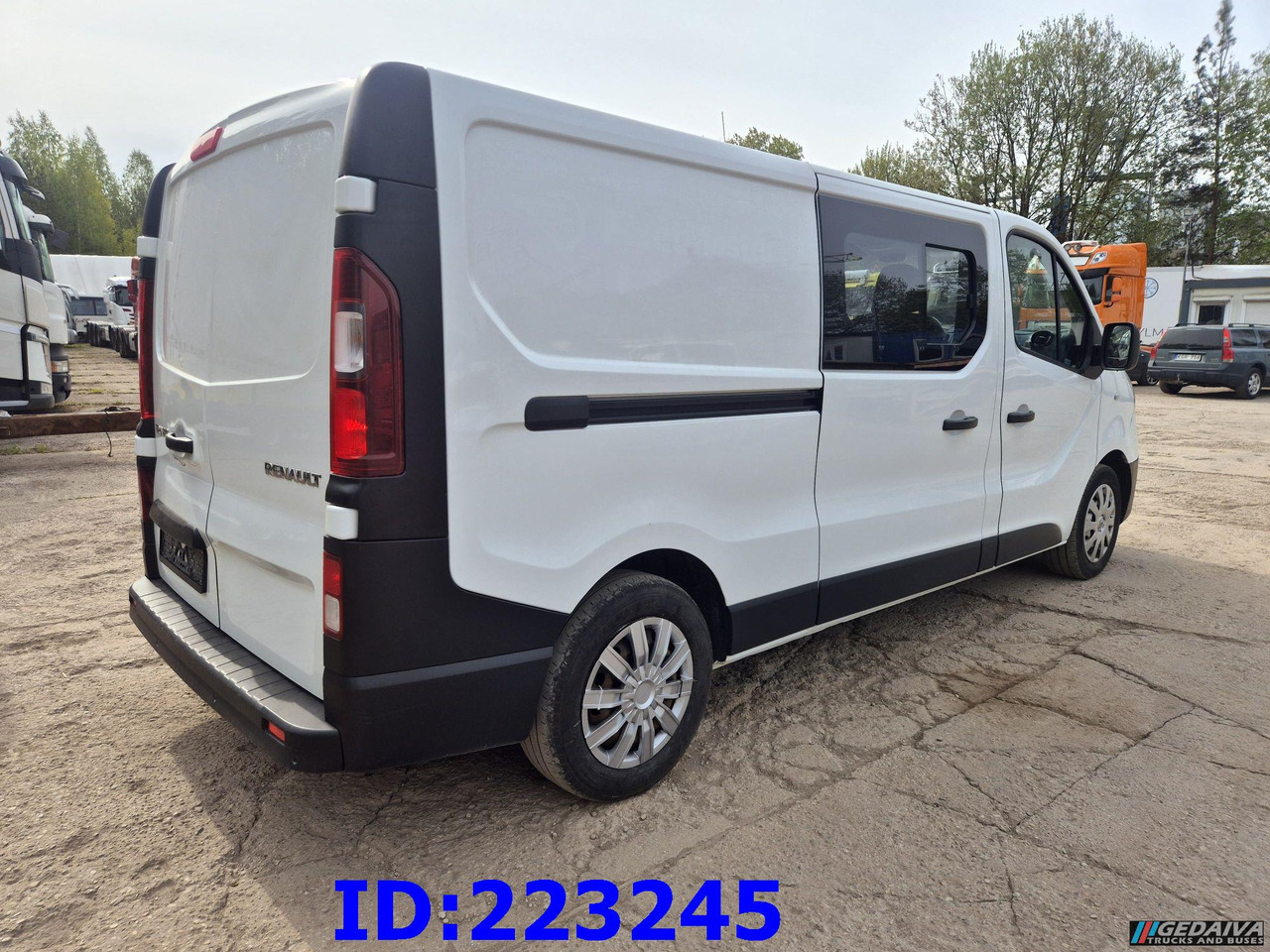 RENAULT Trafic Euro6 - Dostavno vozilo s dvostrukom kabinom: slika RENAULT Trafic Euro6 - Dostavno vozilo s dvostrukom kabinom RENAULT Trafic Euro6 - Dostavno vozilo s dvostrukom kabinom: slika RENAULT Trafic Euro6 - Dostavno vozilo s dvostrukom kabinom