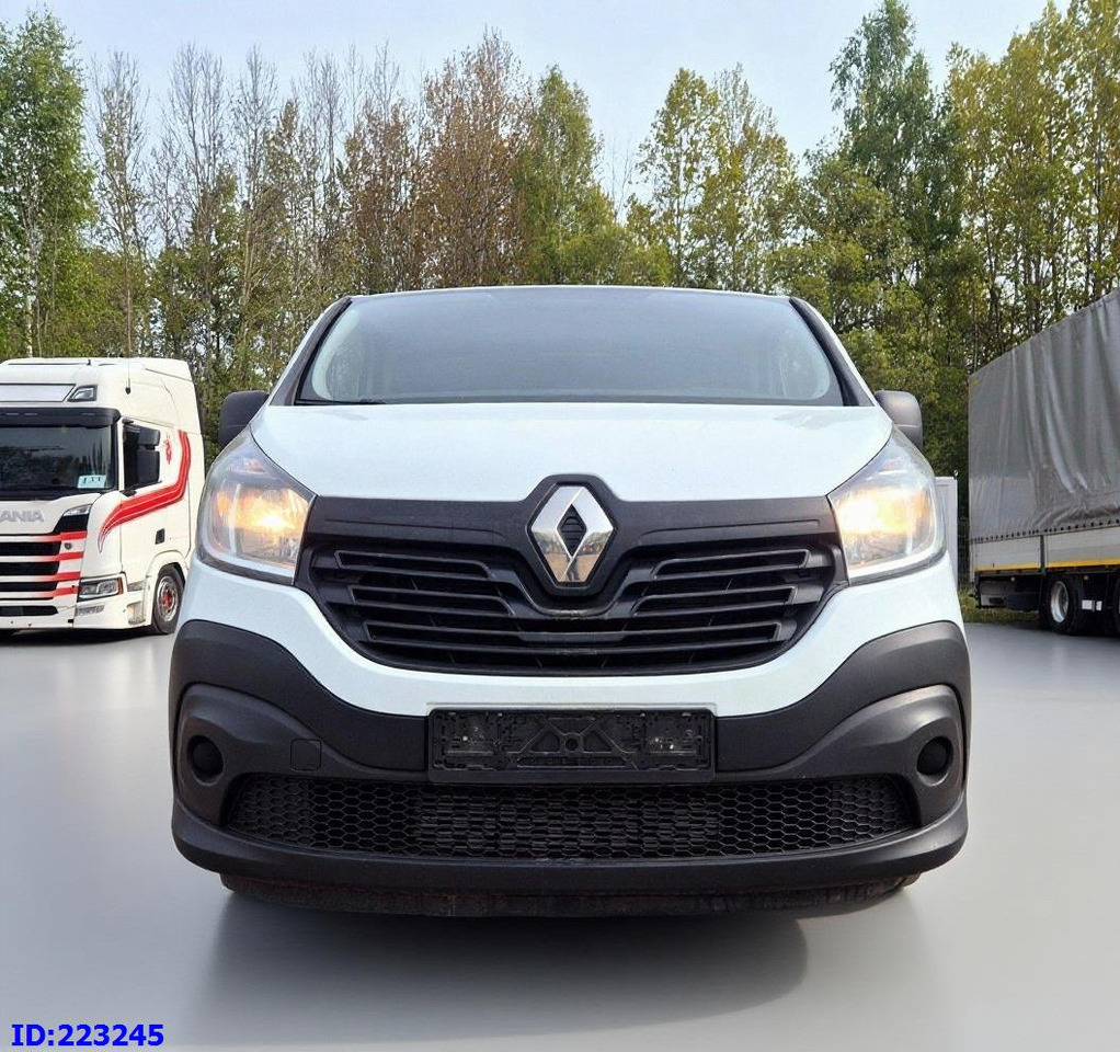 RENAULT Trafic Euro6 - Dostavno vozilo s dvostrukom kabinom: slika RENAULT Trafic Euro6 - Dostavno vozilo s dvostrukom kabinom RENAULT Trafic Euro6 - Dostavno vozilo s dvostrukom kabinom: slika RENAULT Trafic Euro6 - Dostavno vozilo s dvostrukom kabinom