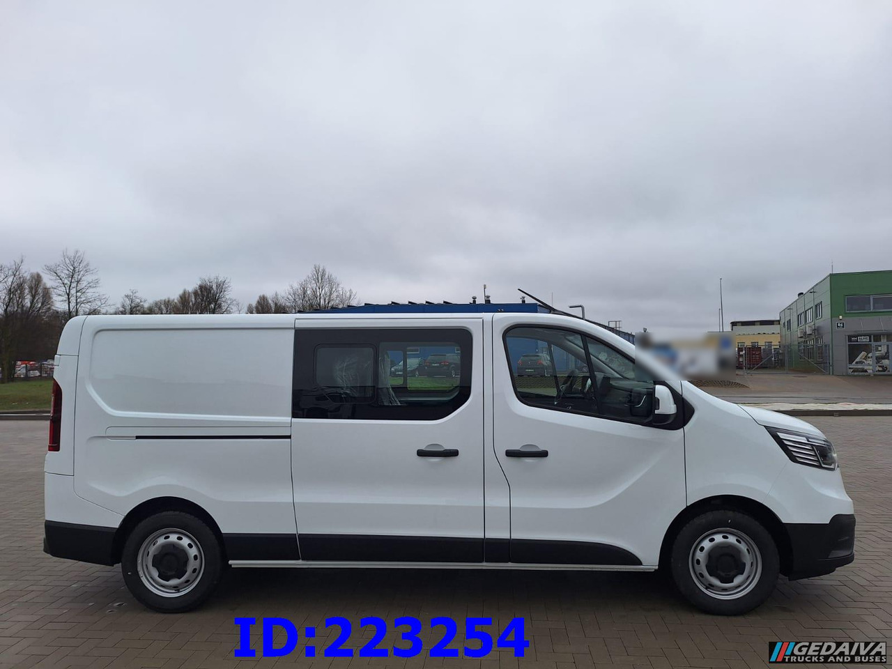 RENAULT Trafic NEW 2025 - Dostavno vozilo s dvostrukom kabinom: slika RENAULT Trafic NEW 2025 - Dostavno vozilo s dvostrukom kabinom RENAULT Trafic NEW 2025 - Dostavno vozilo s dvostrukom kabinom: slika RENAULT Trafic NEW 2025 - Dostavno vozilo s dvostrukom kabinom