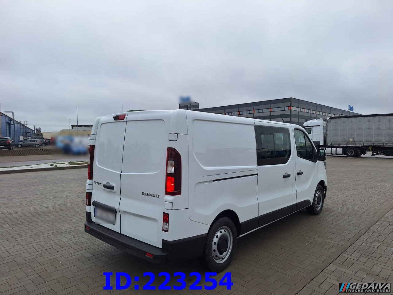 RENAULT Trafic NEW 2025 - Dostavno vozilo s dvostrukom kabinom: slika RENAULT Trafic NEW 2025 - Dostavno vozilo s dvostrukom kabinom RENAULT Trafic NEW 2025 - Dostavno vozilo s dvostrukom kabinom: slika RENAULT Trafic NEW 2025 - Dostavno vozilo s dvostrukom kabinom