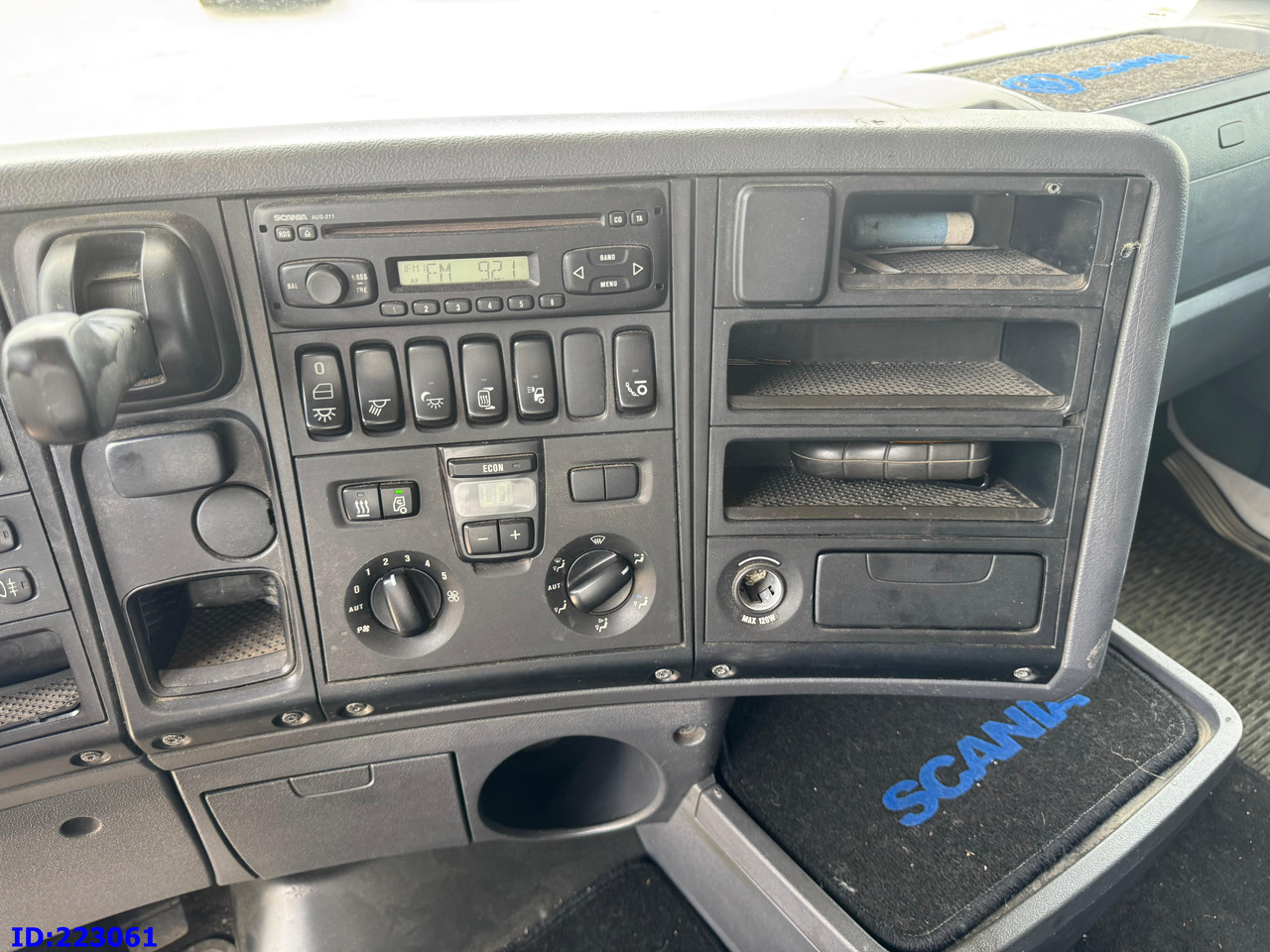 Kamion-šasija SCANIA R480 6X2  3 Pedals: slika Kamion-šasija SCANIA R480 6X2  3 Pedals