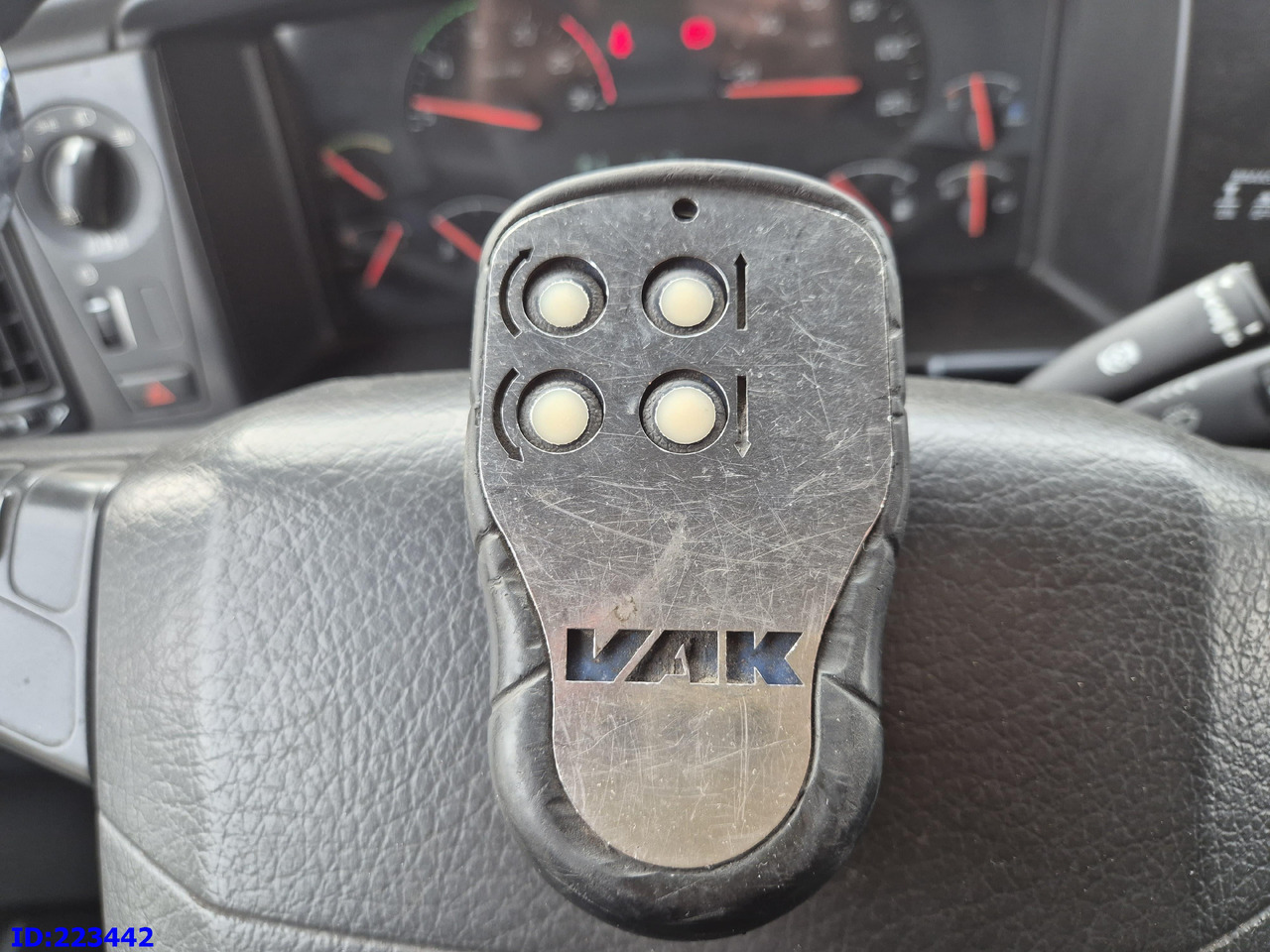 Kamion sandučar VOLVO FH13 480HP 6X2: slika Kamion sandučar VOLVO FH13 480HP 6X2