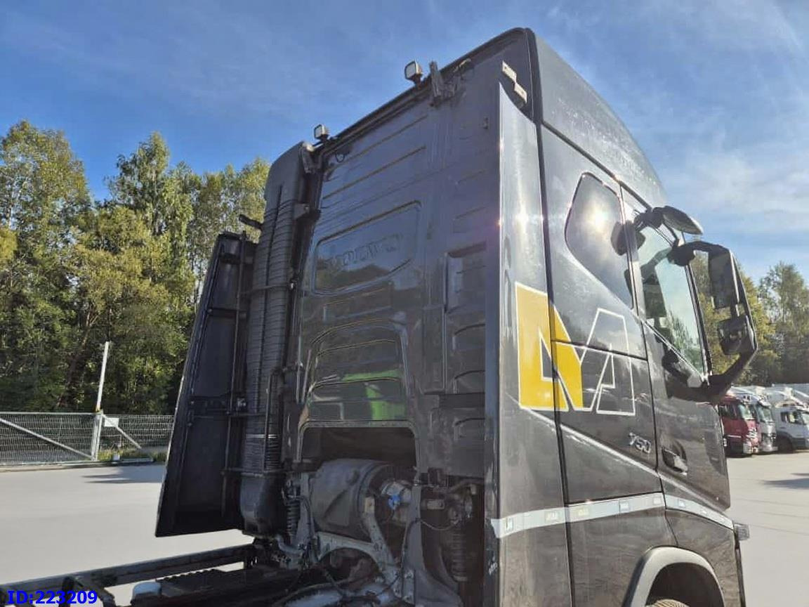 VOLVO FH16 750HP 8x4 Steering axle - Kamion-šasija: slika VOLVO FH16 750HP 8x4 Steering axle - Kamion-šasija VOLVO FH16 750HP 8x4 Steering axle - Kamion-šasija: slika VOLVO FH16 750HP 8x4 Steering axle - Kamion-šasija