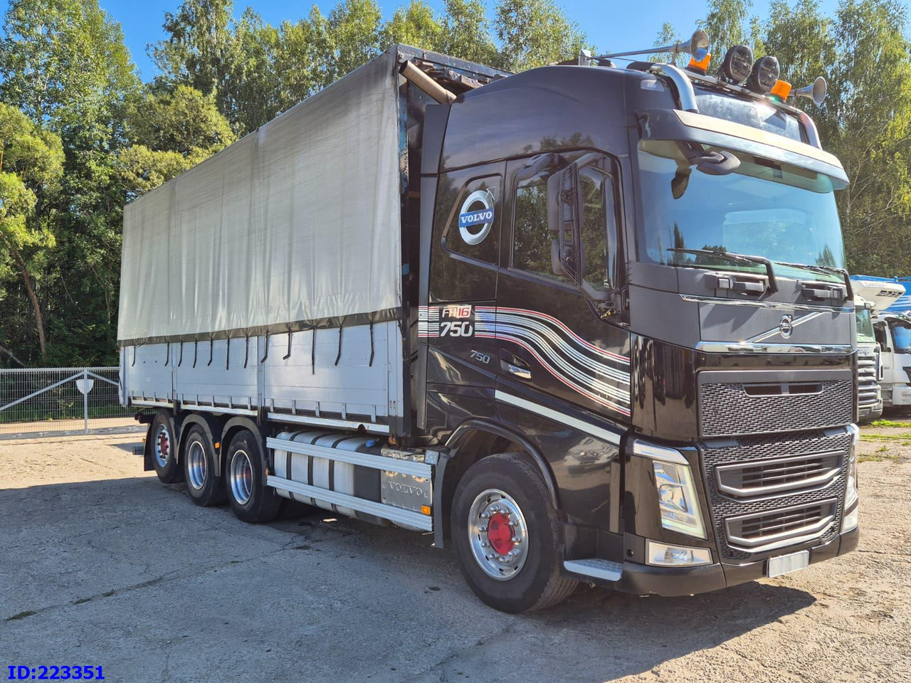VOLVO FH16 750HP - 8x4-Steering axle - Kamion s ceradom: slika VOLVO FH16 750HP - 8x4-Steering axle - Kamion s ceradom VOLVO FH16 750HP - 8x4-Steering axle - Kamion s ceradom: slika VOLVO FH16 750HP - 8x4-Steering axle - Kamion s ceradom