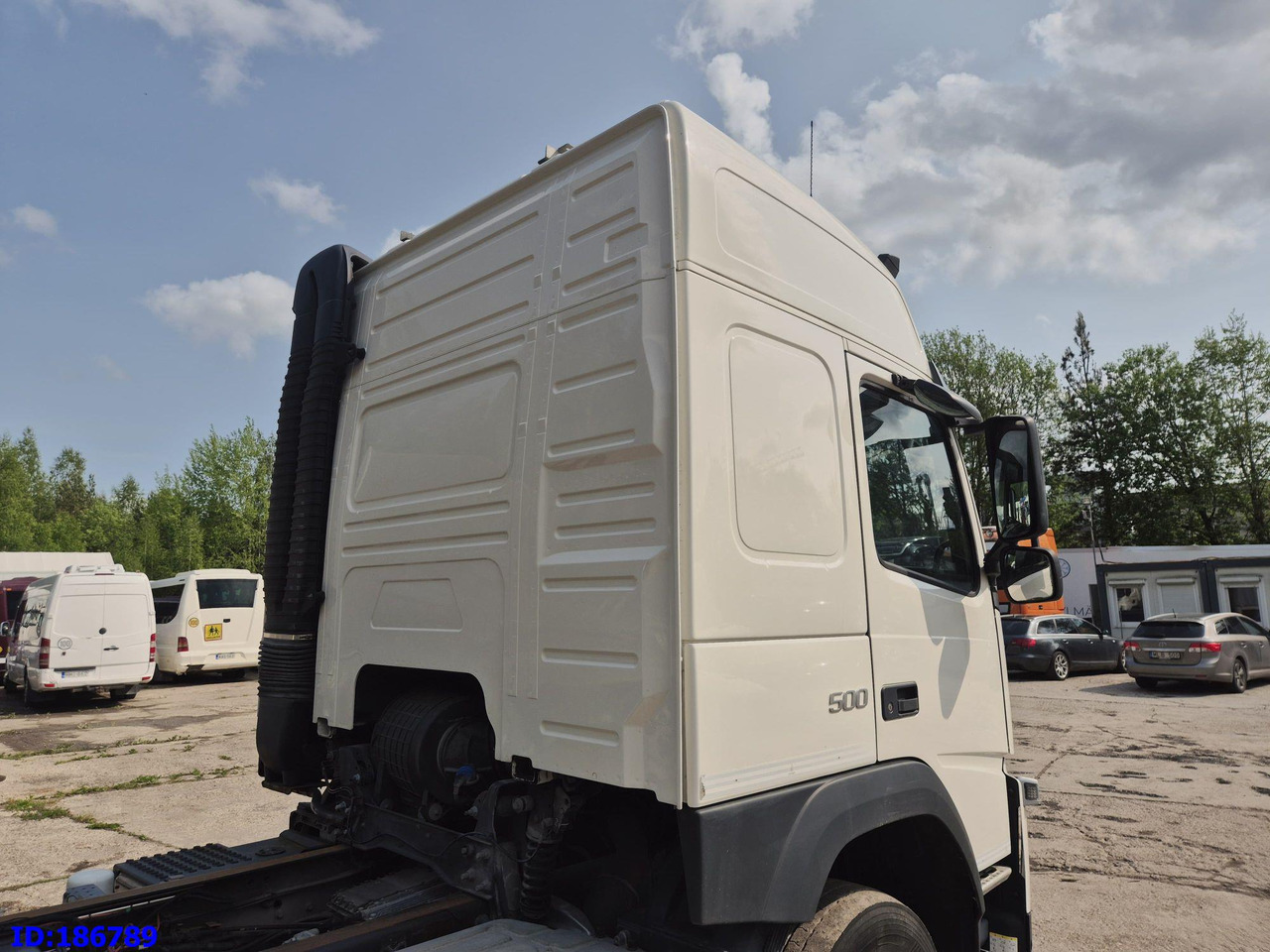 VOLVO FM13 500HP 6x2 - Kamion-šasija: slika VOLVO FM13 500HP 6x2 - Kamion-šasija VOLVO FM13 500HP 6x2 - Kamion-šasija: slika VOLVO FM13 500HP 6x2 - Kamion-šasija