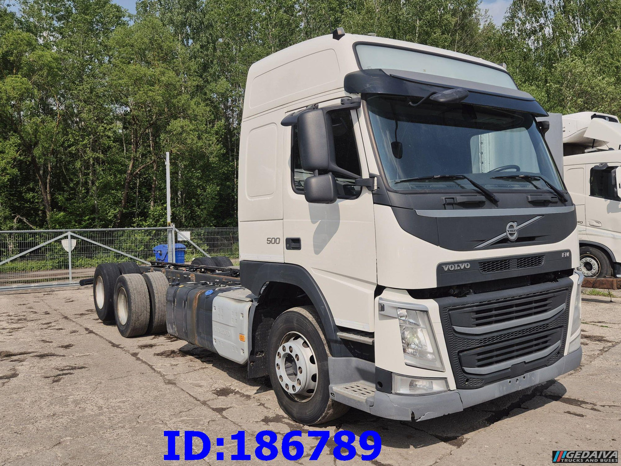 VOLVO FM13 500HP 6x2 - Kamion-šasija: slika VOLVO FM13 500HP 6x2 - Kamion-šasija VOLVO FM13 500HP 6x2 - Kamion-šasija: slika VOLVO FM13 500HP 6x2 - Kamion-šasija