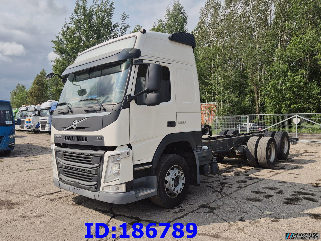VOLVO FM13 500HP 6x2 - Kamion-šasija: slika VOLVO FM13 500HP 6x2 - Kamion-šasija VOLVO FM13 500HP 6x2 - Kamion-šasija: slika VOLVO FM13 500HP 6x2 - Kamion-šasija