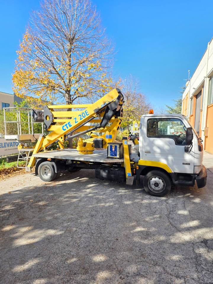 CTE ZED 20 - Podizna platforma montirana na kamion: slika CTE ZED 20 - Podizna platforma montirana na kamion CTE ZED 20 - Podizna platforma montirana na kamion: slika CTE ZED 20 - Podizna platforma montirana na kamion