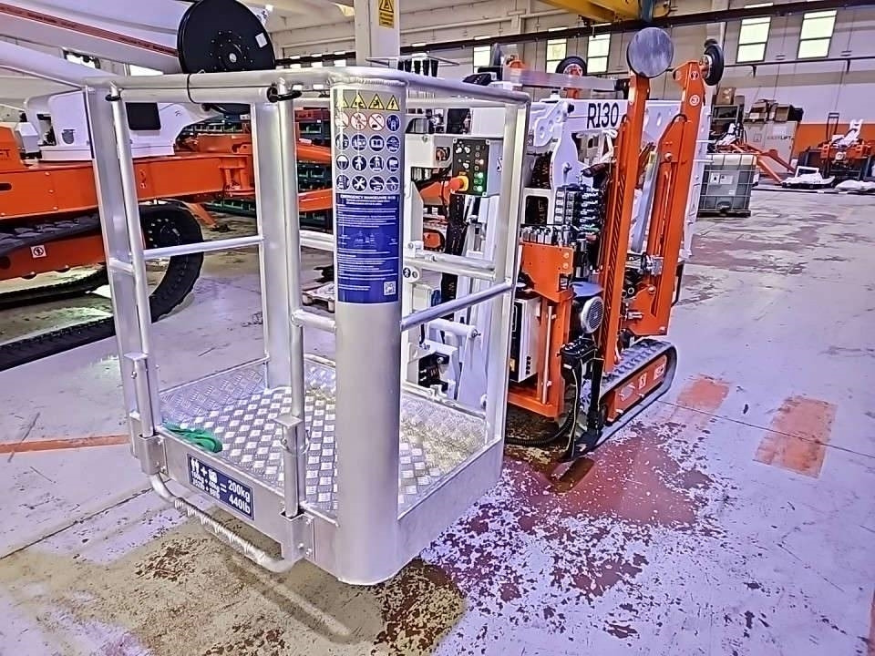 EasyLift R130 - Zglobni krak, Pauk podizna platforma: slika EasyLift R130 - Zglobni krak, Pauk podizna platforma EasyLift R130 - Zglobni krak, Pauk podizna platforma: slika EasyLift R130 - Zglobni krak, Pauk podizna platforma