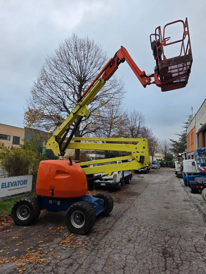 JLG 450AJ - Zglobni krak: slika JLG 450AJ - Zglobni krak JLG 450AJ - Zglobni krak: slika JLG 450AJ - Zglobni krak