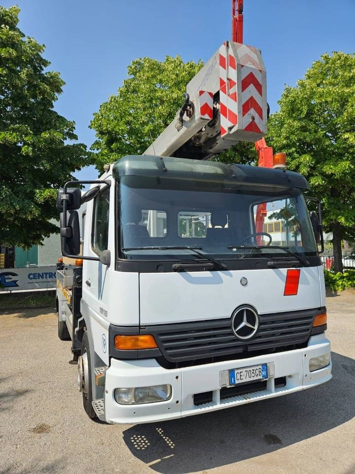 Multitel J328.200 ALU EF - Podizna platforma montirana na kamion: slika Multitel J328.200 ALU EF - Podizna platforma montirana na kamion Multitel J328.200 ALU EF - Podizna platforma montirana na kamion: slika Multitel J328.200 ALU EF - Podizna platforma montirana na kamion