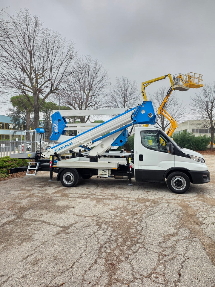 SOCAGE 20D - Podizna platforma montirana na kamion: slika SOCAGE 20D - Podizna platforma montirana na kamion SOCAGE 20D - Podizna platforma montirana na kamion: slika SOCAGE 20D - Podizna platforma montirana na kamion