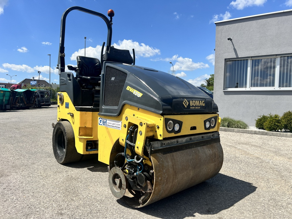Bomag BW 120 AC-5 (111592) - Kombinirani valjak: slika Bomag BW 120 AC-5 (111592) - Kombinirani valjak Bomag BW 120 AC-5 (111592) - Kombinirani valjak: slika Bomag BW 120 AC-5 (111592) - Kombinirani valjak