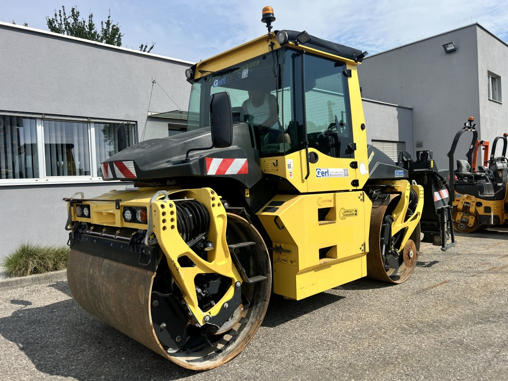 Bomag BW 174 AP-4i AM (111651) - Cestovni valjak: slika Bomag BW 174 AP-4i AM (111651) - Cestovni valjak Bomag BW 174 AP-4i AM (111651) - Cestovni valjak: slika Bomag BW 174 AP-4i AM (111651) - Cestovni valjak