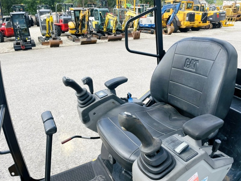 Caterpillar 301.7D (3846) - Mini bager: slika Caterpillar 301.7D (3846) - Mini bager Caterpillar 301.7D (3846) - Mini bager: slika Caterpillar 301.7D (3846) - Mini bager