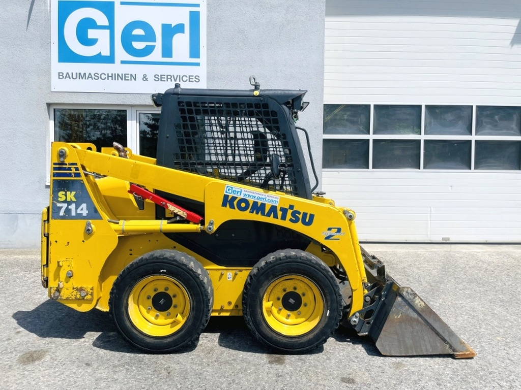 Komatsu SK714 (4012) - Mini utovarivač: slika Komatsu SK714 (4012) - Mini utovarivač Komatsu SK714 (4012) - Mini utovarivač: slika Komatsu SK714 (4012) - Mini utovarivač