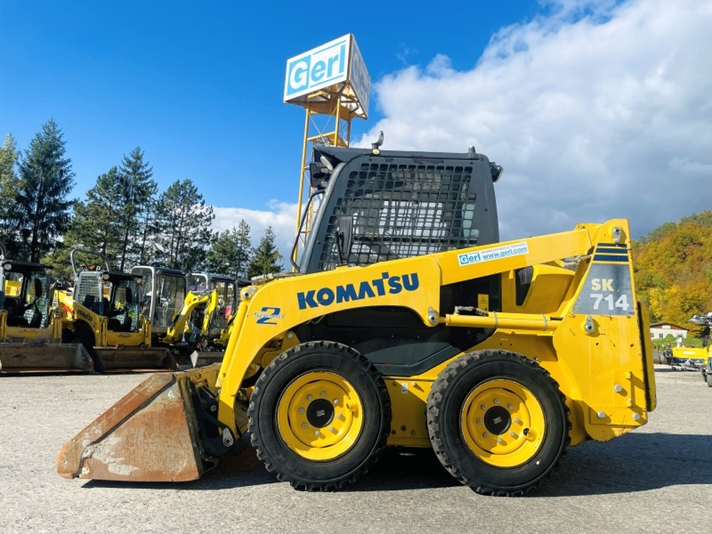 Komatsu SK714 (4077) - Mini utovarivač: slika Komatsu SK714 (4077) - Mini utovarivač Komatsu SK714 (4077) - Mini utovarivač: slika Komatsu SK714 (4077) - Mini utovarivač